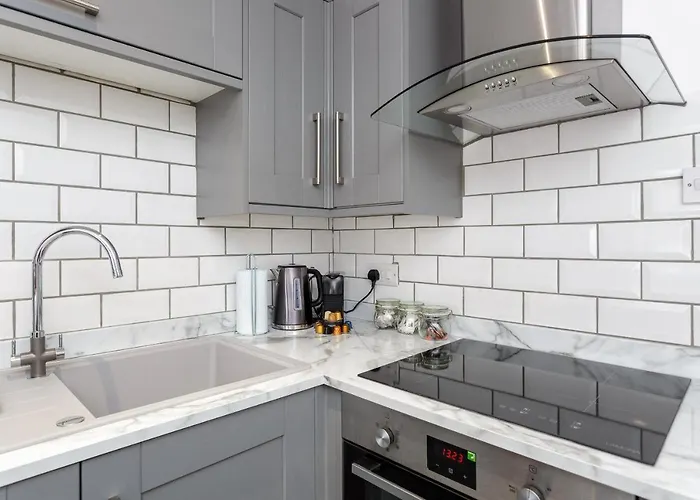 Sovereign Gate - 2 Double Bedroom Apartment In Portsmouth City Centre